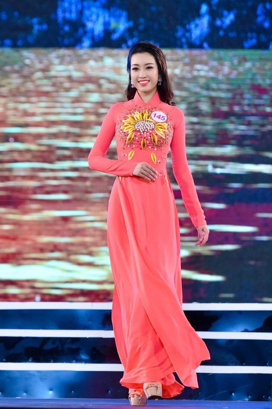 Me man ngam thi sinh Hoa hau Viet Nam dien ao dai-Hinh-13